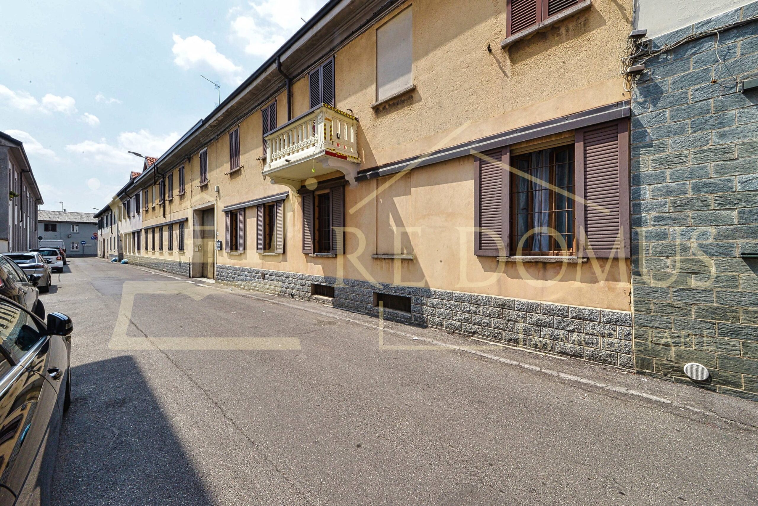 TRE LOCALI CON BOX IN PIENO CENTRO